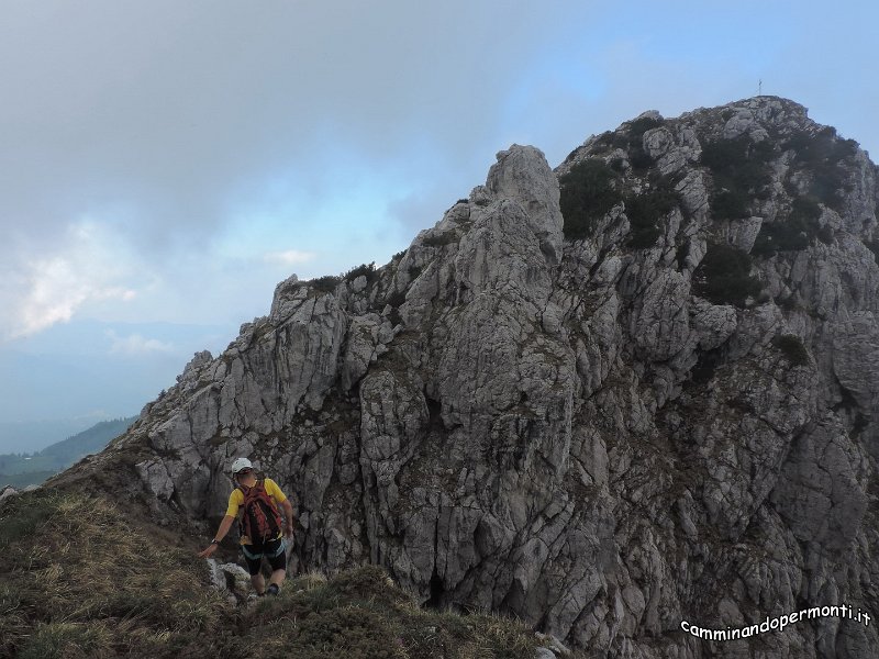 76 Ferrata MAURIZIO Anticima est Monte Alben.JPG -           